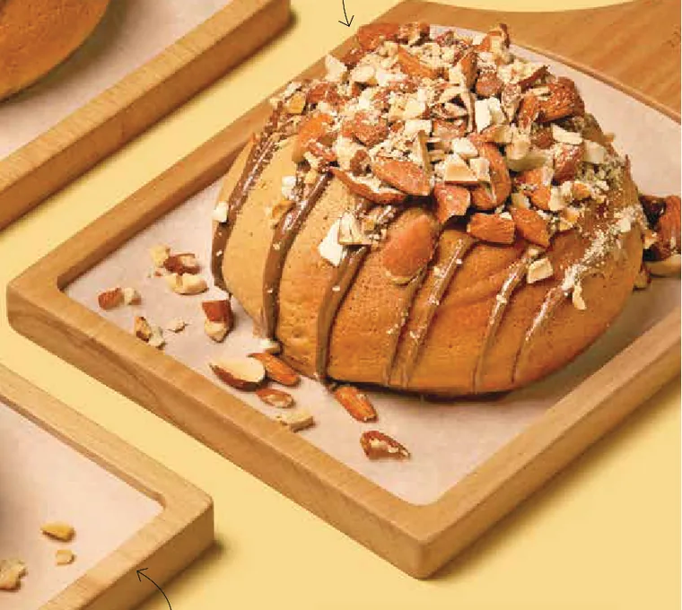 Bun with Almond